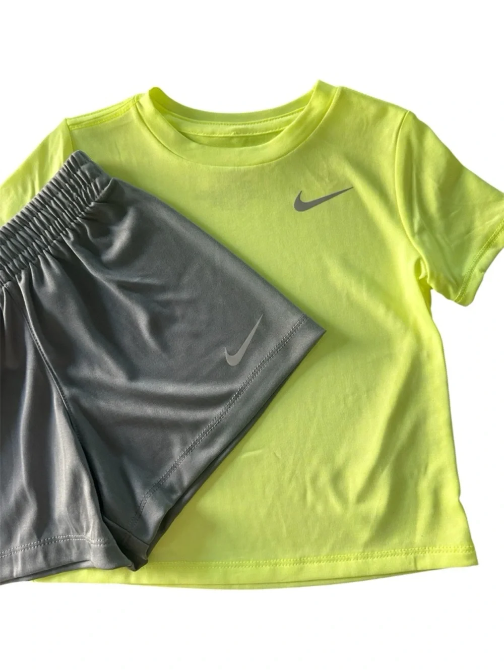 Nike Neon Yellow Tee with Gray Athletic Shorts NWT Boys 2T - Picture 3 of 5